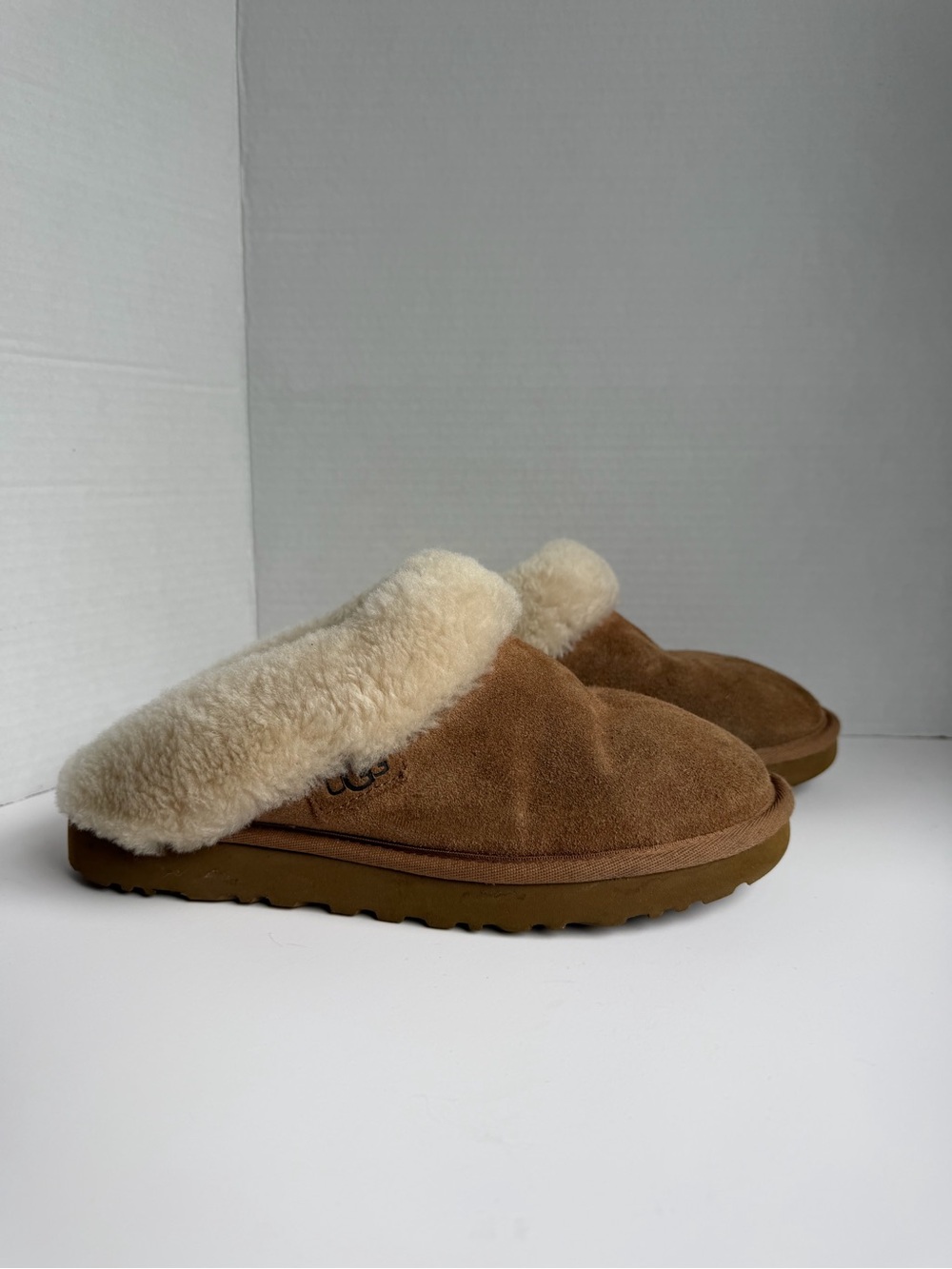 UGG Cluggette Chestnut Suede Shearling Lined Slipper - Size 7 Slip On Slides